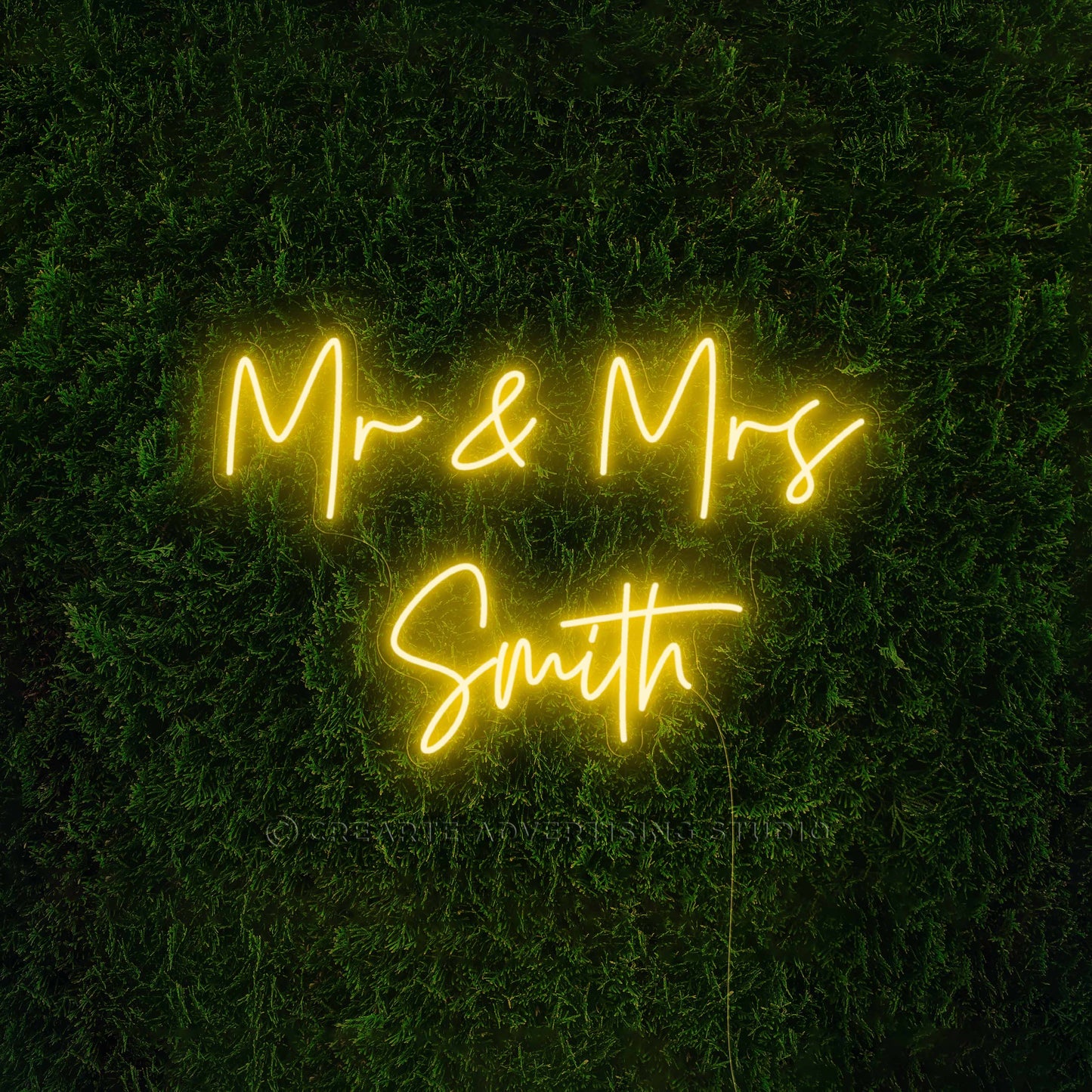 Mr & Mrs Neon Sign (Mr & Mrs Smith)