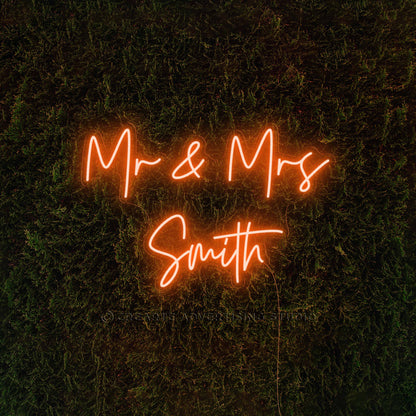 Mr & Mrs Neon Sign (Mr & Mrs Smith)