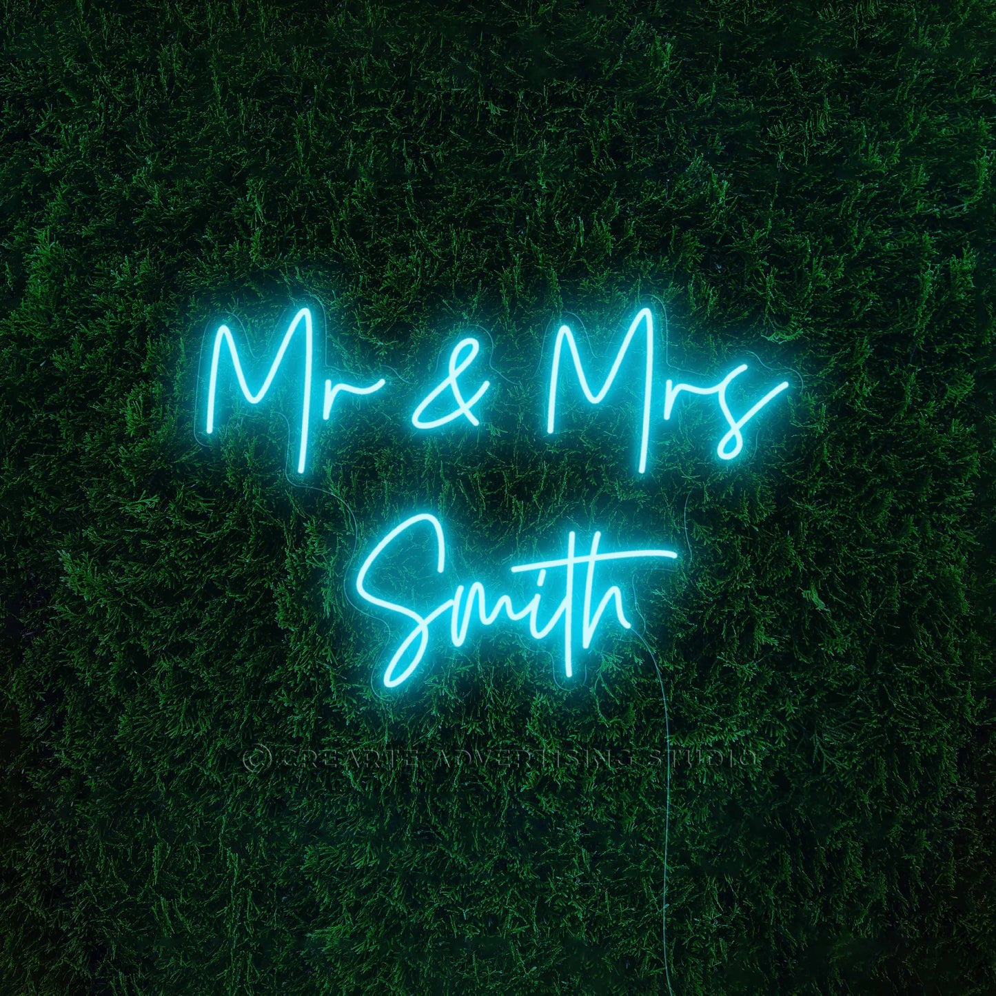 Mr & Mrs Neon Sign (Mr & Mrs Smith)